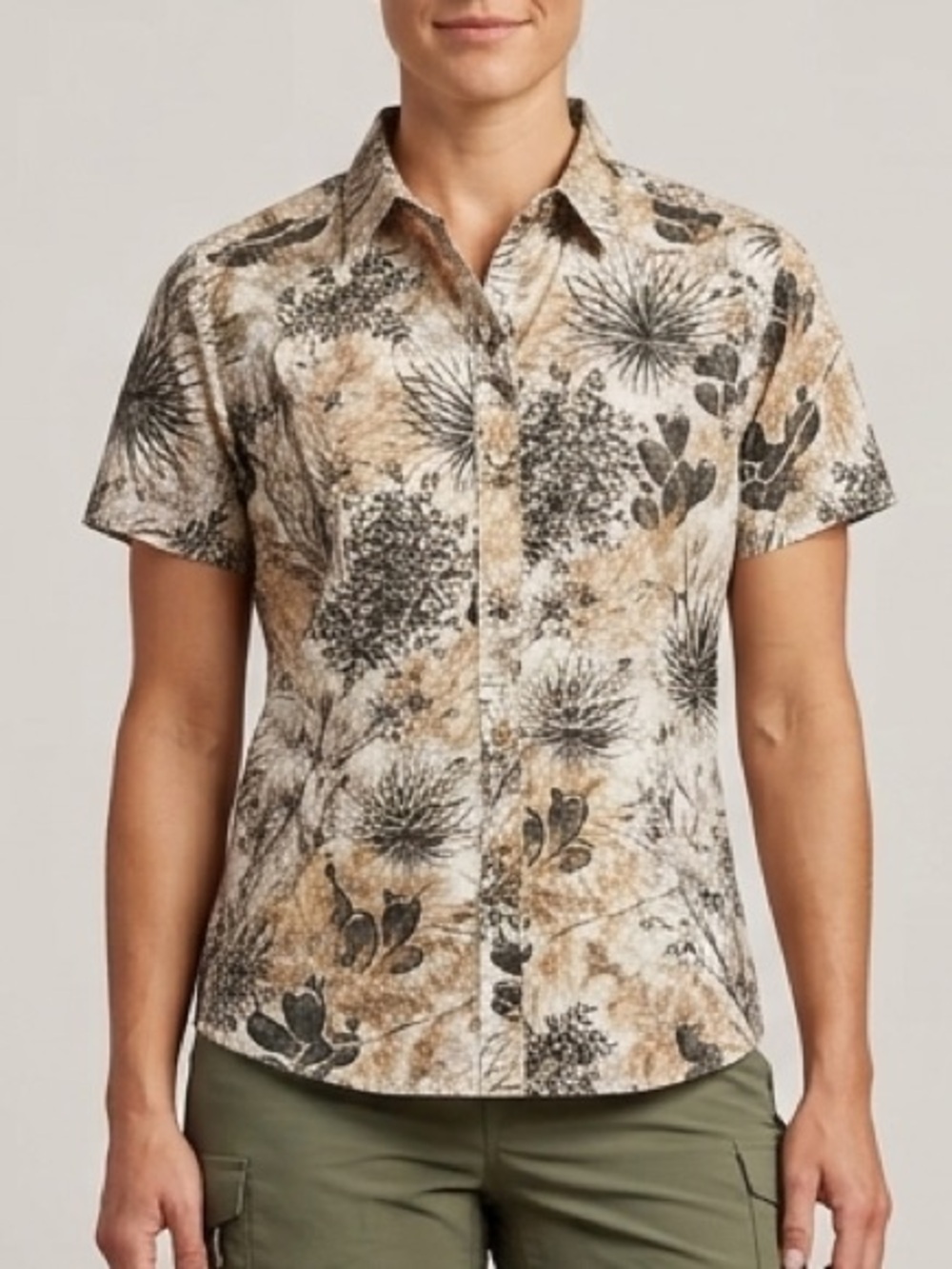 Game Guard Women’s Original Shirt Size L Desert Camo Fishing Outdoor Hunting